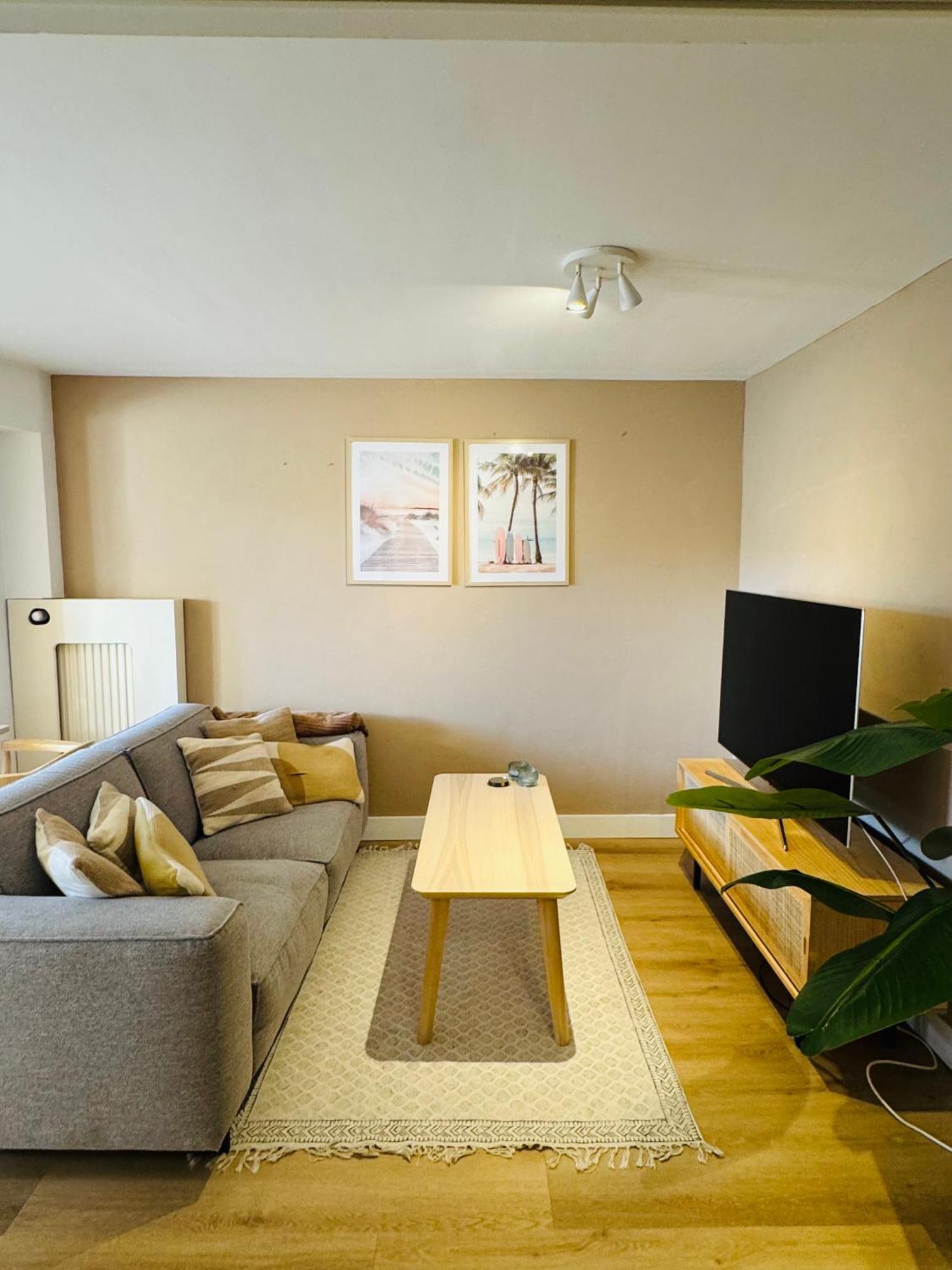 Appartamento Hello Noordwijk - Souterrain Hoogwakersbosstraat 6 Esterno foto